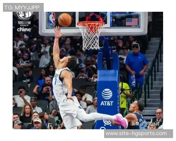 克莱首节表现抢眼三分球精准命中助力球队得分6分 克莱首节表现抢眼三分球精准命中助力球队得分6分