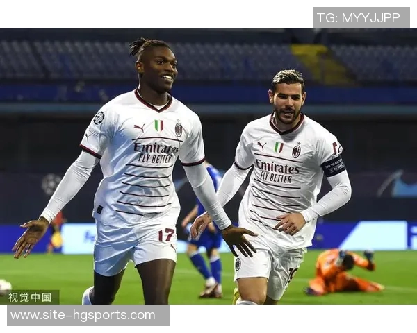 莱奥庆祝被加比亚拦截福法纳及时帮他整理衣领