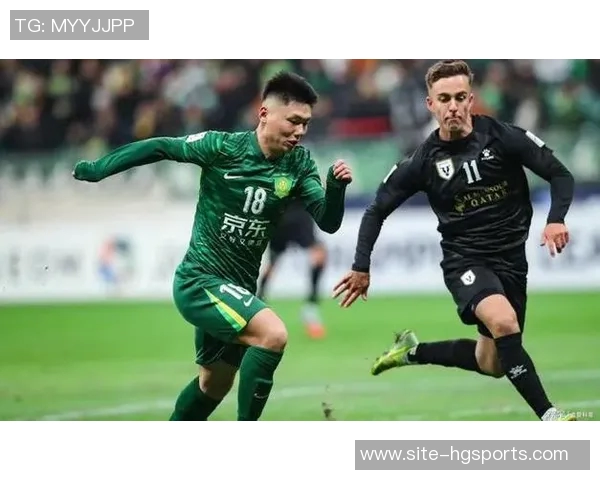 方昊回防积极却意外铲翻队友张源致敬马季奇经典瞬间引发笑声