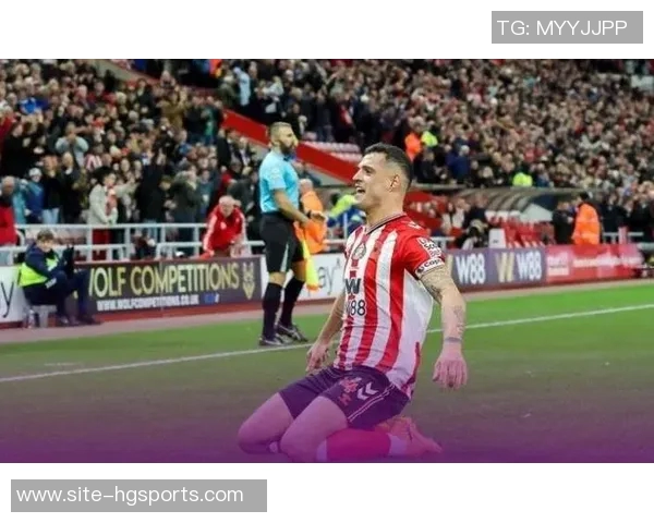 曼联发布对阵桑德兰海报多古独自亮相迎战升班马