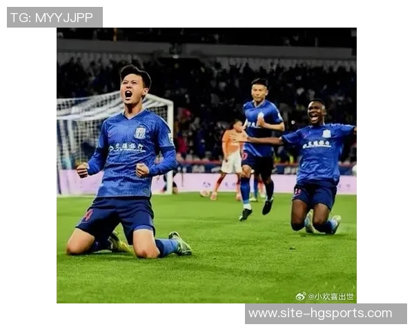 青岛海牛与上海海港激战正酣2025中超联赛第27轮精彩回顾