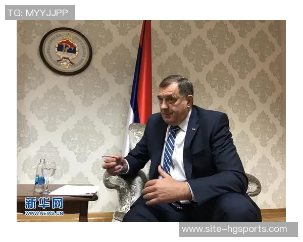 维金斯称赞亚库乔尼斯攻防兼备对球队贡献巨大将继续给予信任